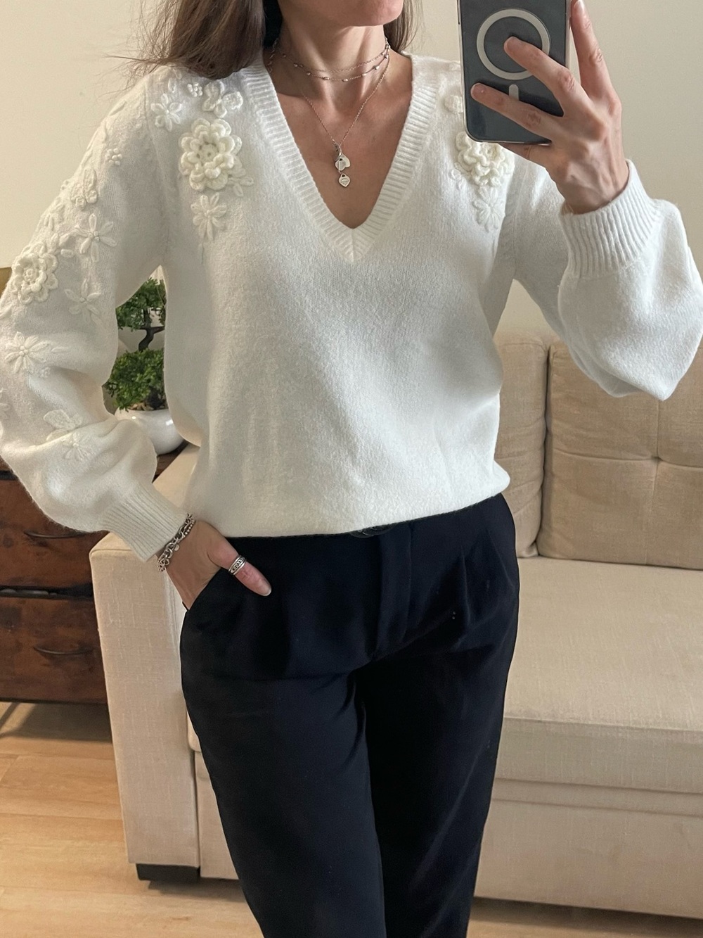 Lilly Pulitzer Resort White 3D Flower Applique V-Neck Knit Puff Sleeve Sweater S